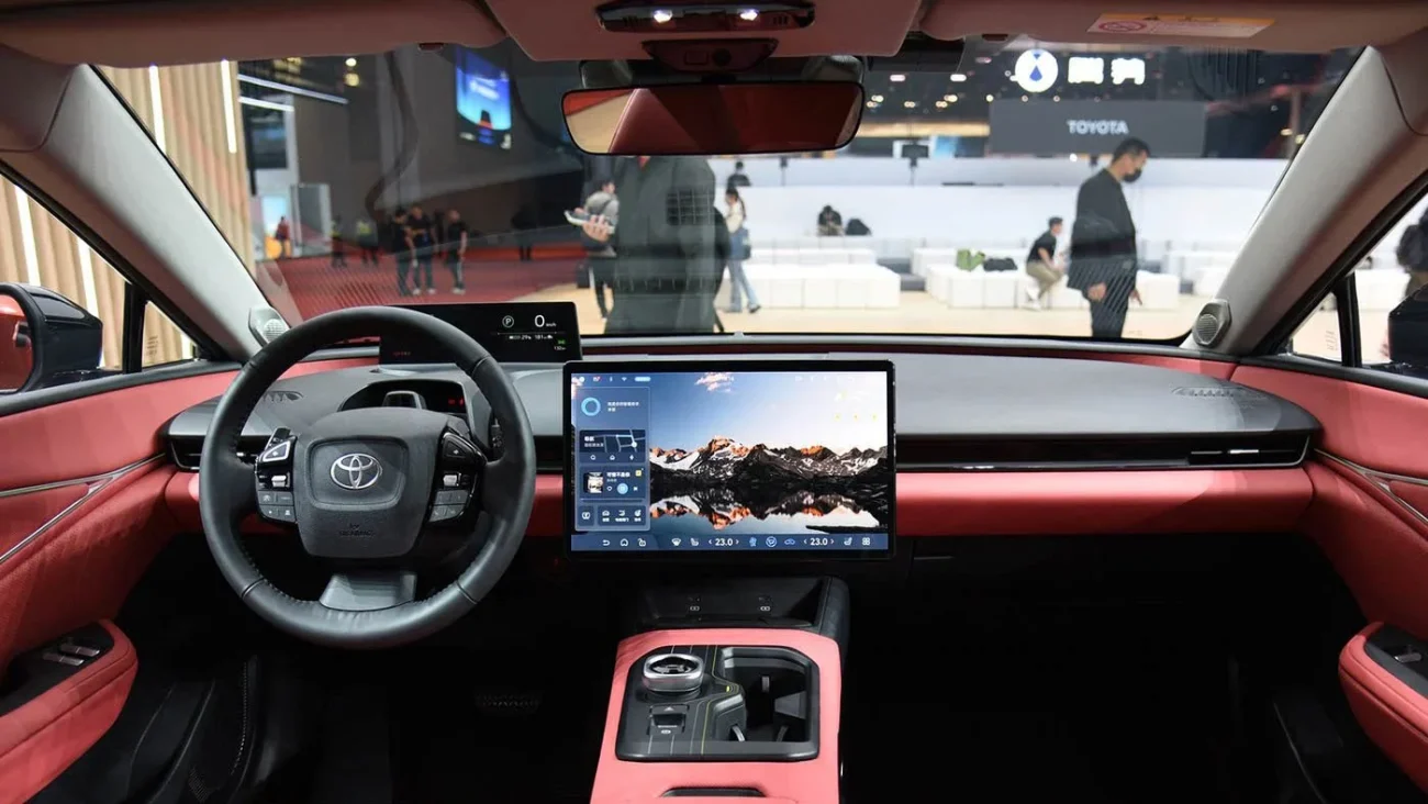 تویوتا bZ5 شاسی‌بلند تمام‌برقی در نمایشگاه شانگهای 2025