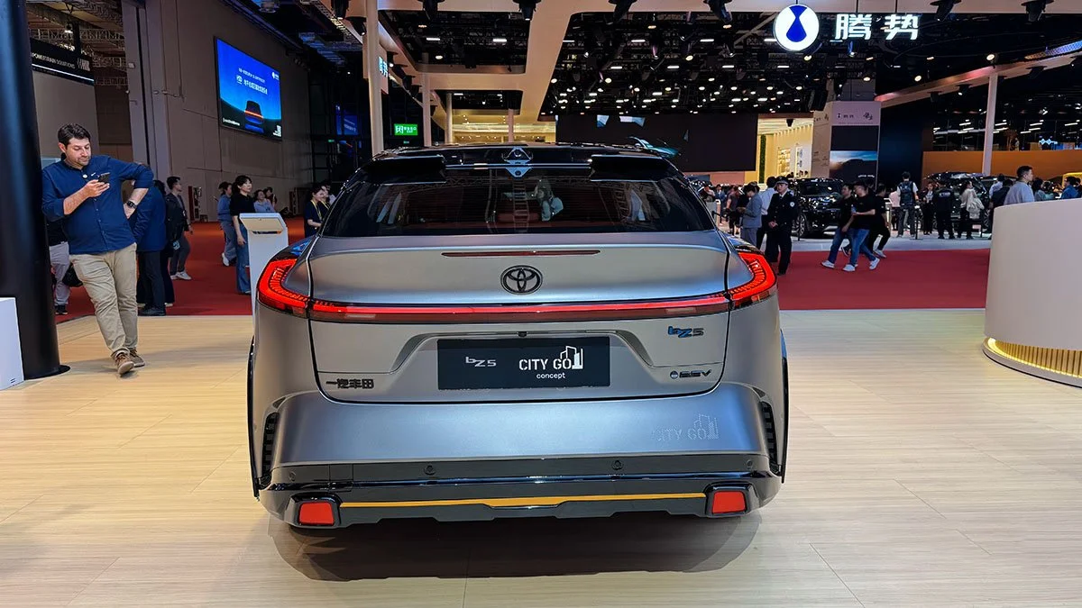 تویوتا bZ5 شاسی‌بلند تمام‌برقی در نمایشگاه شانگهای 2025