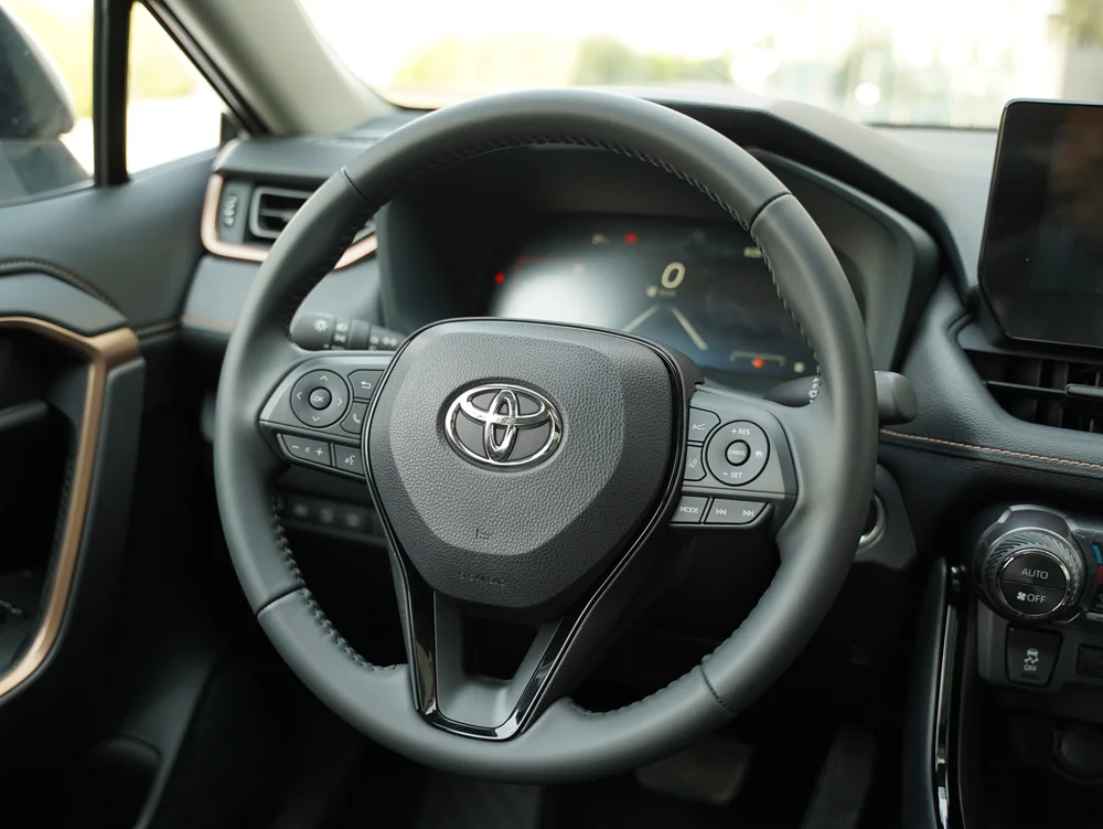 فرمان چندمنظوره چرمی در تویوتا وایلدلندر