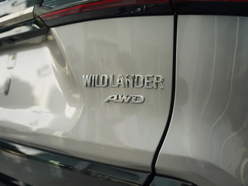 لوگوی GAC Toyota روی گلگیر وایلدلندر