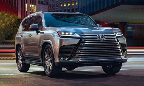 نمای لکسوس LX 600 برای معرفی و اطلاع‌رسانی ورود به بازار ایران