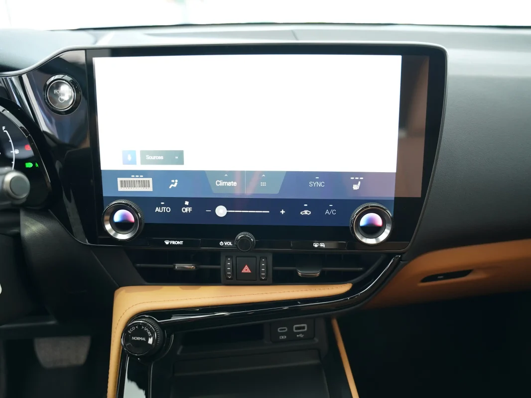 نمایشگر مرکزی و کنسول لکسوس NX350h