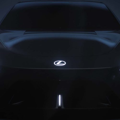 کلوزآپ چراغ جلوی لکسوس LFA با طراحی تهاجمی