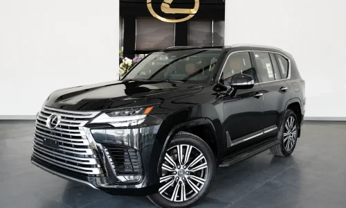 نمای سه رخ جلوی لکسوس LX Signature