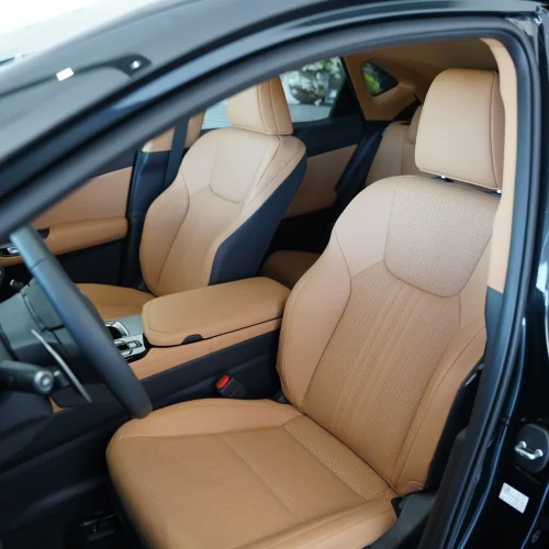 صندلی‌های چرمی کرم لکسوس NX350h ایرتویا