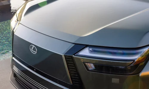 نمای جلو و طراحی بدنه Lexus TZ 2027