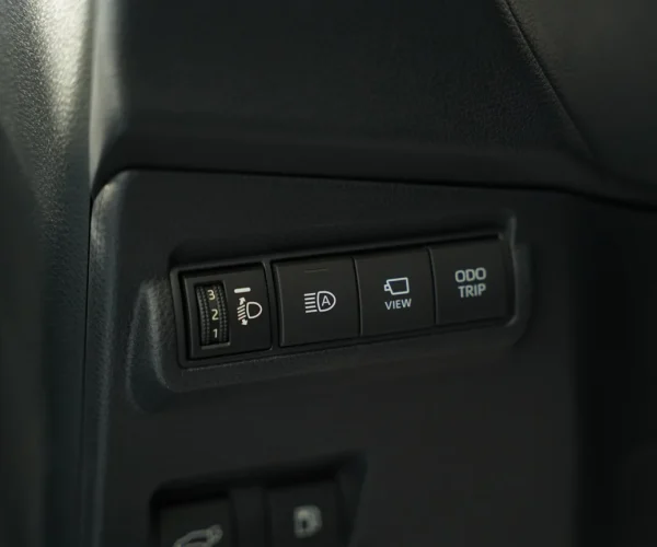 کلیدهای سیستم ایمنی Toyota Safety Sense در تویوتا فرانت لندر