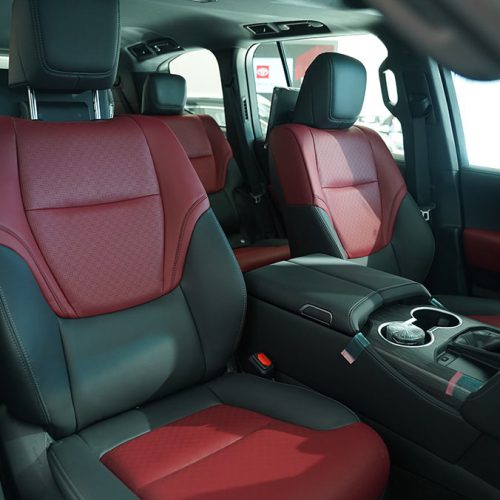 صندلی-جلو-تویوتا-لندکروزVXR-توئین-توربو-در-ایرتویا