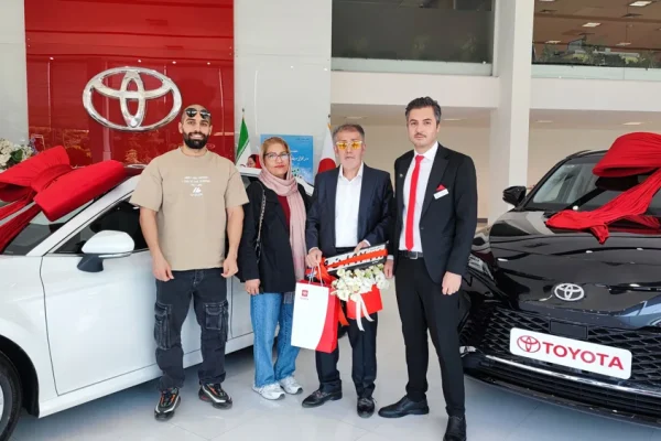 تحویل خودروی تویوتا ونزا توسط ماهان صنعت پارس نمایندگی مرکزی ایرتویا