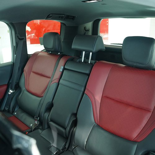 اتاق-داخلی-تویوتا-لندکروزVXR-توئین-توربو-در-ایرتویا