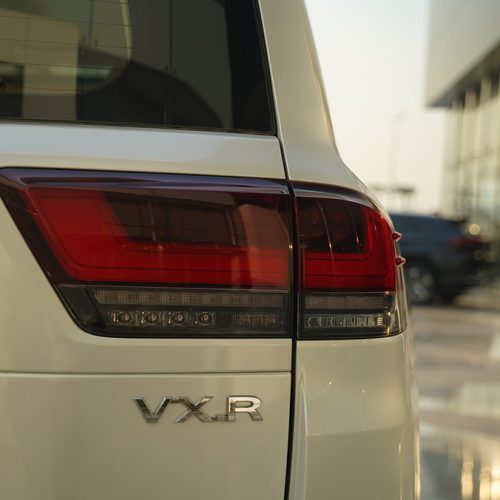 چراغ-عقب-تویوتا-لندکروز-اتاق-300-مشکی-2025-ایرتویا