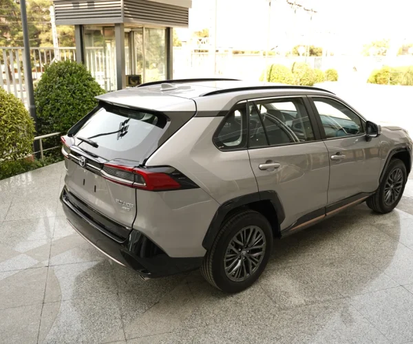 نمای-عقب-تویوتا-وایلدلندر-2025