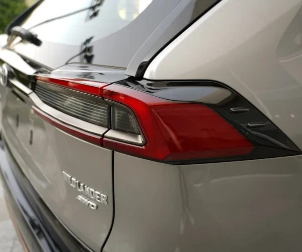 چراغ-عقب-تویوتا-وایلدلندر-2025