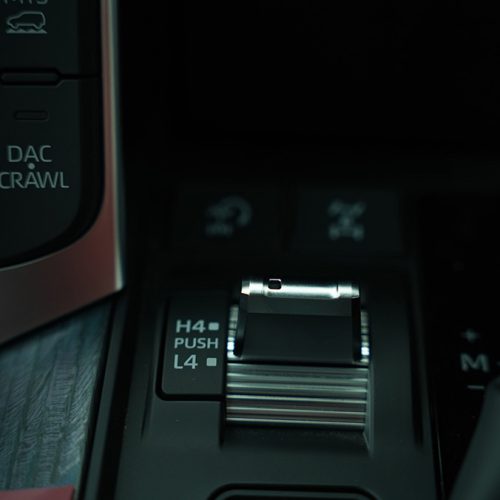 دکمه-های-تویوتا-لندکروز-LC300-VXR-TT