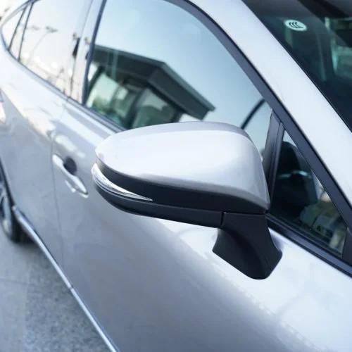 نمای جانبی تویوتا ونزا 2025 با طراحی اسپرت