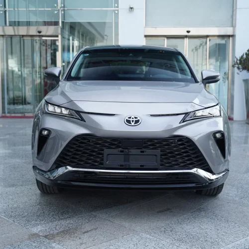 نمای جلو تویوتا ونزا 2025 وارداتی ویژه جانبازان