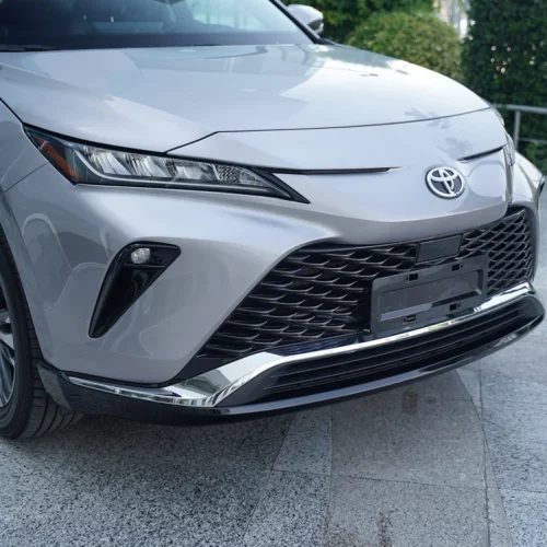 نمای جلو تویوتا ونزا 2025 وارداتی ویژه جانبازان