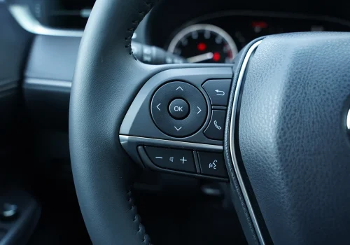 کابین لوکس تویوتا ونزا 2025 با امکانات رفاهی