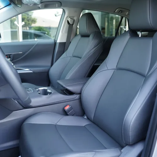 کابین لوکس تویوتا ونزا 2025 با امکانات رفاهی