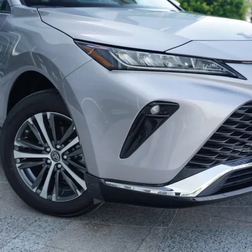 نمای جلو تویوتا ونزا 2025 وارداتی ویژه جانبازان