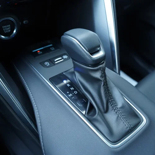 کابین لوکس تویوتا ونزا 2025 با امکانات رفاهی