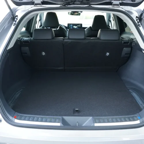 کابین لوکس تویوتا ونزا 2025 با امکانات رفاهی