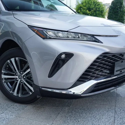 نمای جلو تویوتا ونزا 2025 وارداتی ویژه جانبازان