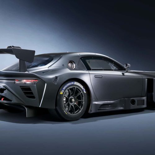 نمای سه‌ربع عقب از تویوتا GT GR