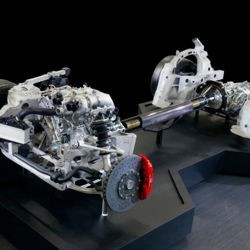 موتورخانه و بخش فنی تویوتا GT GR